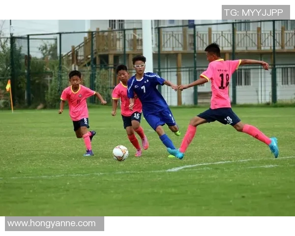 当绿茵场上的激情遇上浪漫爱情足球明星的心动故事