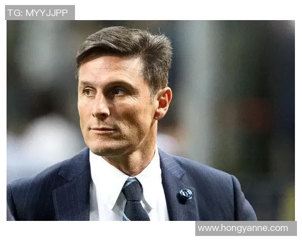 帅气足球明星身着正装的时尚魅力瞬间展现